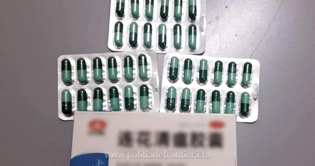Poliţiştii de frontieră au descoperit mii de pastile contrafăcute anti-COVID