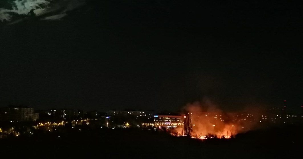 Incendiul din IOR | Negoiță acuză mafia imobiliară: ”Dau foc ticăloşii aici. Vor să distrugă vegetaţia”