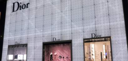 Tranzactie pe piata de lux: Grupul LVMH cumpara Christian Dior pentru 12...