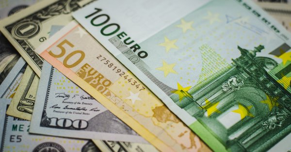 Euro, la cel mai ridicat nivel față de dolar din ultimele 9 luni