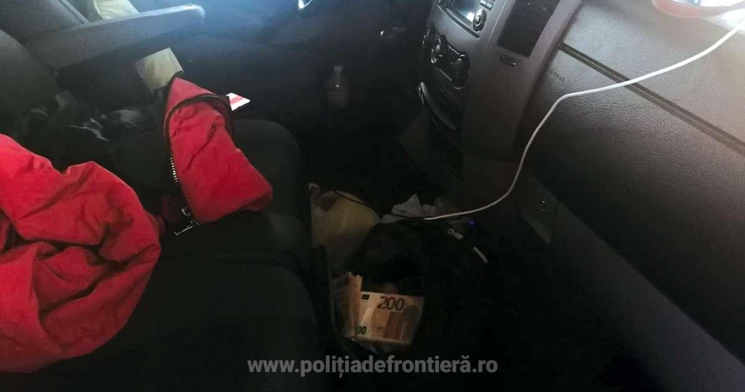 Șofer ucrainean, prins la frontieră cu aproape 320.000 de euro într-o geantă. Ce explicație a dat