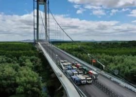 Podul de la Brăila a fost tranzitat de aproape 50.000 de autovehicule după...