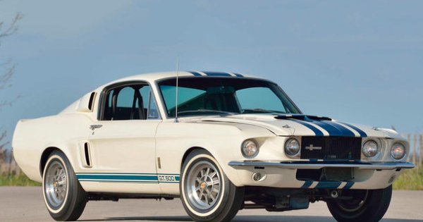Cel mai scump Mustang din istorie este un Shelby GT500 Super Snake din 1967....