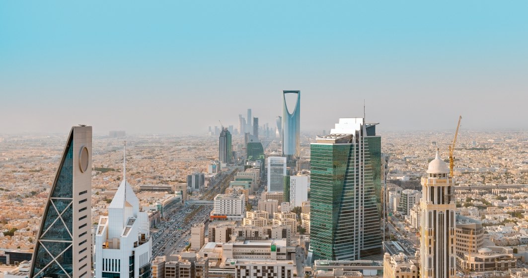 Arabia Saudita introduce vize turistice online pentru romani