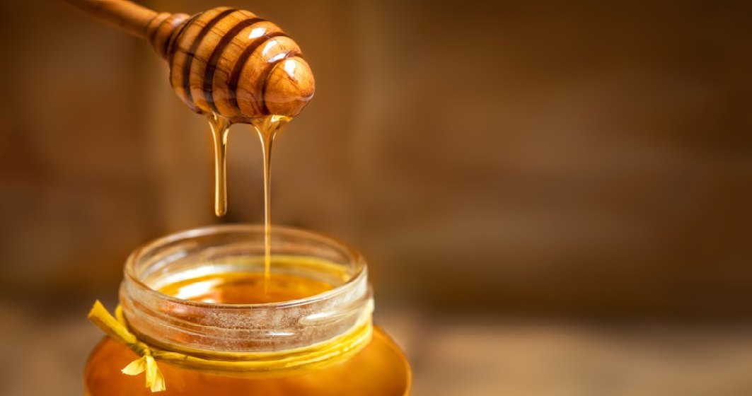 Scandal în UE: Mierea din Marea Britanie conține zahăr adăugat și provine, de fapt, din China