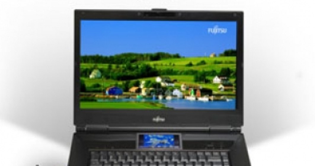 Fujitsu LifeBook N7010 are doua display-uri