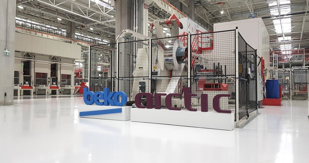 In fabrica Arctic de 150 mil. euro, unde robotii "vorbesc" intre ei si construiesc 6.000 de masini de spalat pe zi