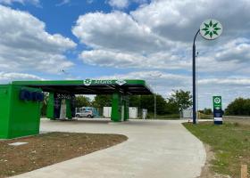 Imagine: A fost inaugurată prima rețea de stații de alimentare cu gaz comprimat din...