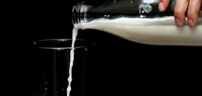 Laptele românesc ar trebui să se ieftinească cu cel puțin 20% începând de la...