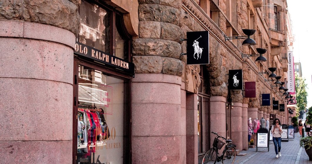 Cum va arăta viitorul brandului Ralph Lauren: clienții vor putea vopsi hainele polo chiar în magazine