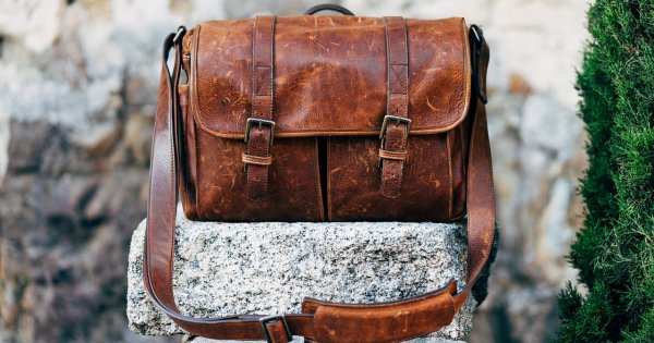 O femeie și-a recuperat geanta pierdută în urmă cu 40 de ani. Ce a mai găsit...