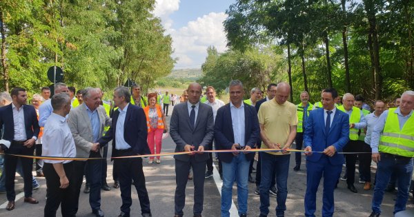 FOTO-VIDEO | A fost inaugurat „Drumul de sub Munte” din Țara Făgărașului