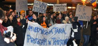 Sute de studenti au protestat la Timisoara pentru apararea independentei...