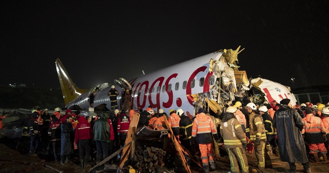 Un avion a iesit de pe pista si s-a rupt in trei la Istanbul. Bilantul: un mort si 157 raniti