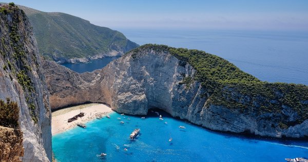 Navagio, una din cele mai vizitate plaje din Grecia, va fi închisă în acest...