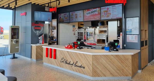 KFC bate palma cu Rompetrol pentru a deschide restaurante în benzinării....