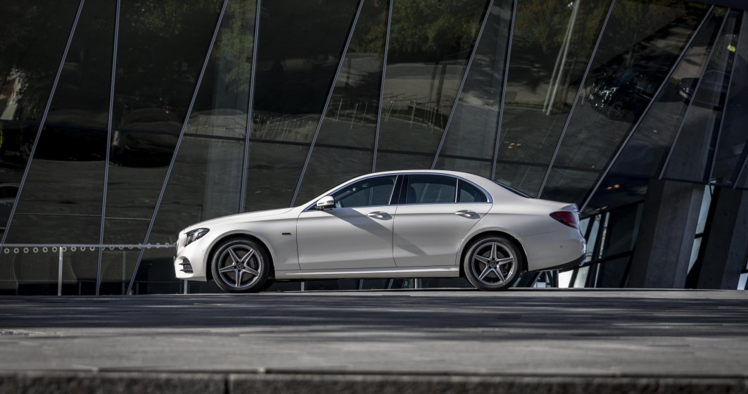 Mercedes-Benz, acuzat că-și înșelă clienții: Aparatura care ocolește testele de poluare a fost găsită pe mașinile germane