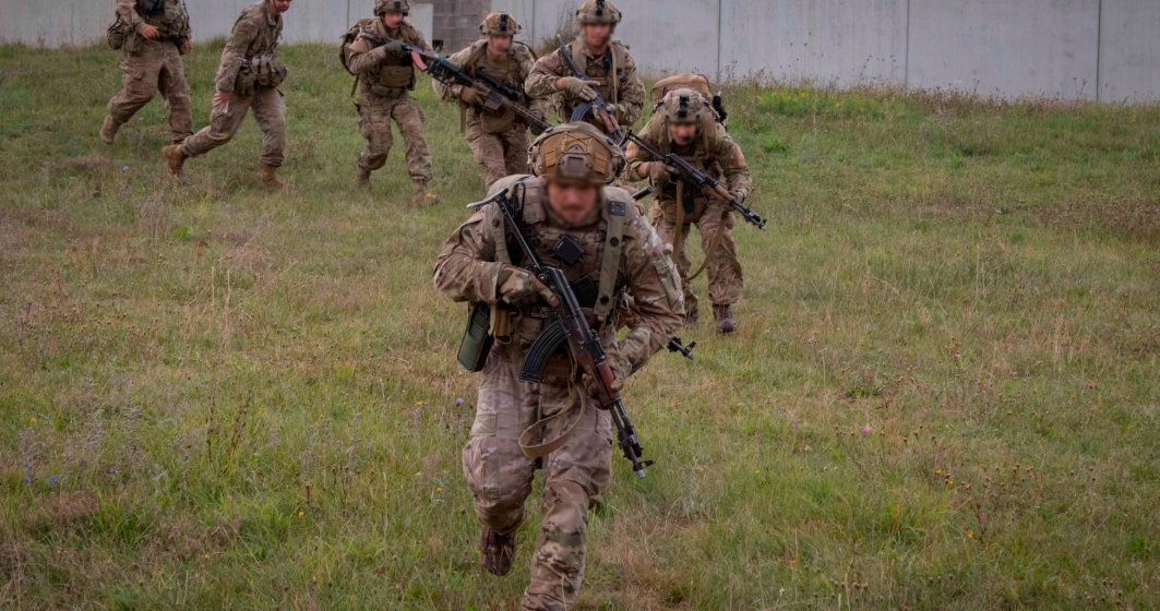 Cercetător: Simpla masare a trupelor rusești la granița cu Ucraina de la finele lui 2021 este o formă de război hibrid