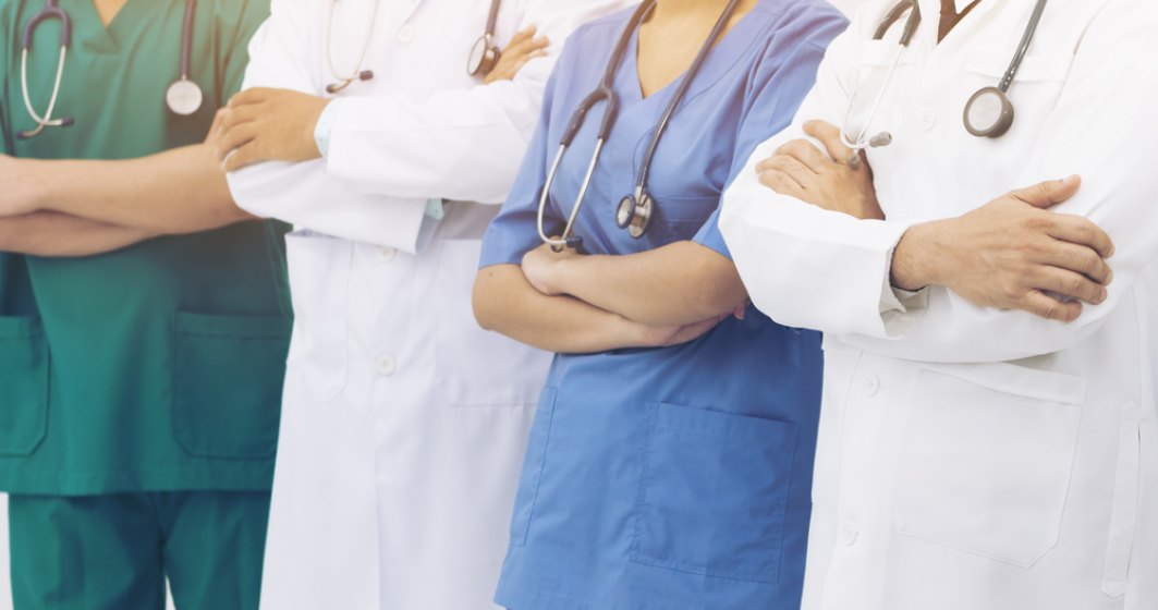 Peste 500 de medici canadieni protesteaza, spun ca au salarii prea mari