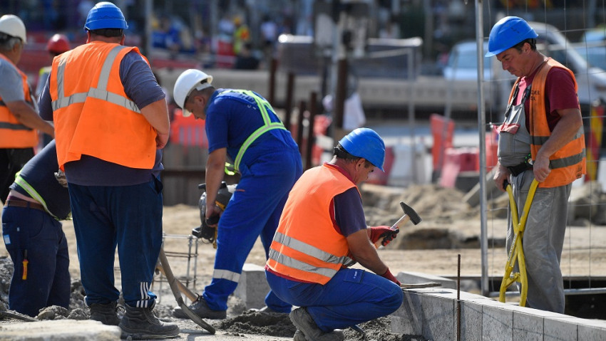 Salarii construcții 2023: Cât poate câștiga un muncitor în construcții în Germania sau Marea Britanie și ce salarii oferă patronii români