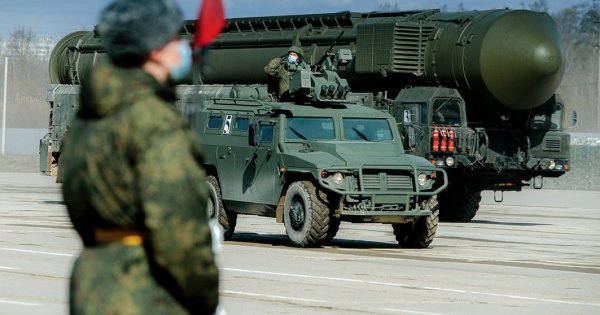 Parlamentul Rusiei amenință că livrările de noi arme grele către Ucraina vor...