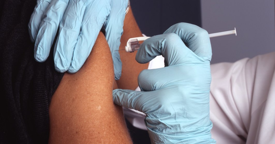Universitatea Oxford recrutează peste 10.000 de voluntari pentru testarea unui vaccin