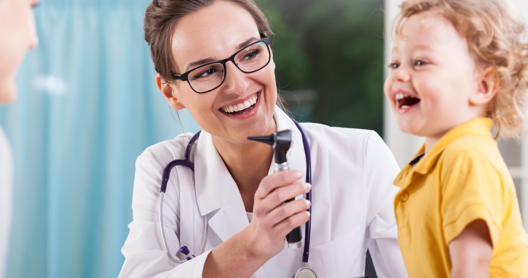 Parintii ar putea avea dreptul la mai multe zile libere pentru a-si asista copilul minor la medic