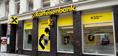 Raiffeisen Bank își va închide casieriile din majoritatea sucursalelor. Ce...