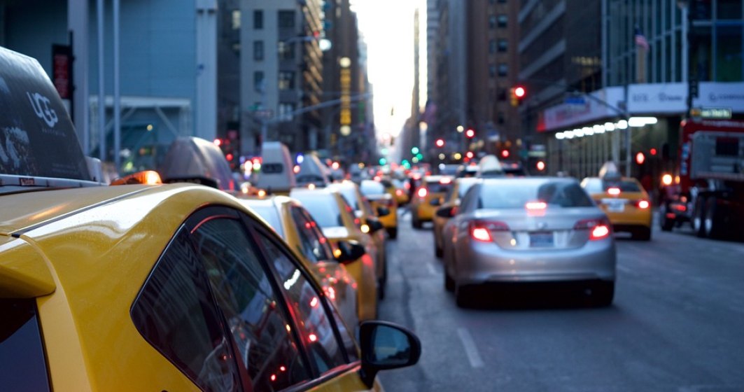 Studiu: Serviciile de ride-hailing precum Uber sau Bolt contribuie la cresterea traficului in centrul marilor orase