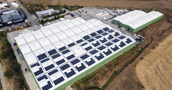 Metigla a instalat panouri fotovoltaice pe acoperișul fabricii de la Ceptura
