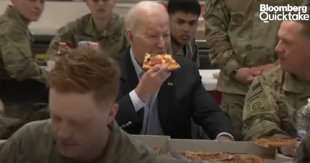 Joe Biden a mâncat pizza și și-a făcut selfie cu soldați americani din Polonia