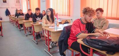 Studiu: Elevii români au încredere mai mare în instituţiile europene decât în...