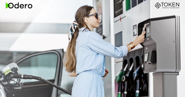 S-a lansat prima casă self la benzinărie: plătești cu cardul direct la pompă
