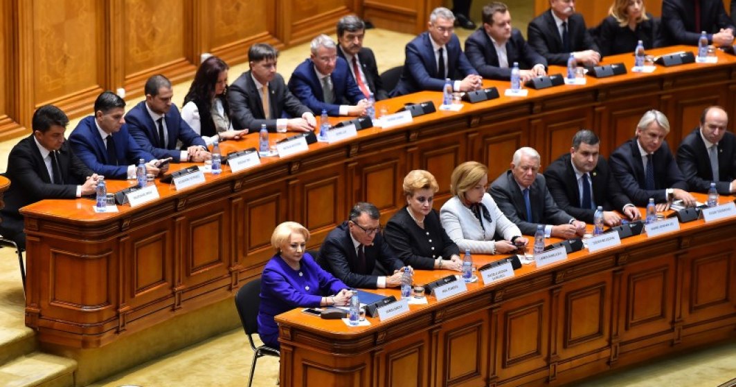 Sedinta solemna de Centenar: Iohannis cere parlamentarilor sa asculte vocea romanilor, Dancila vrea pace politica