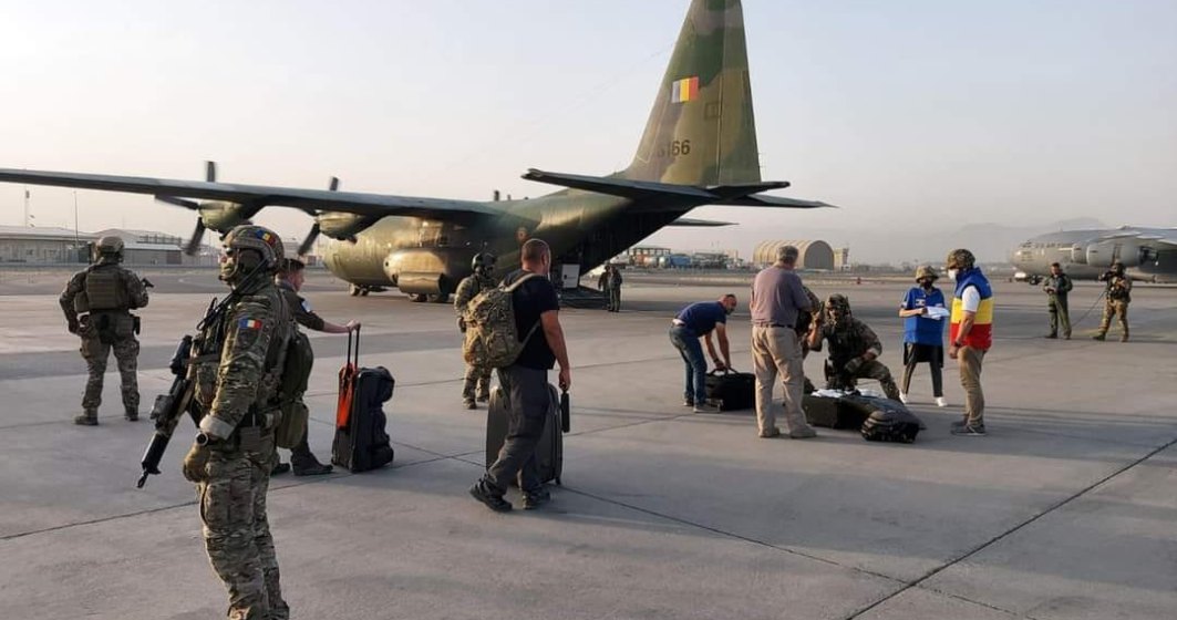 MAE: 14 cetățeni români au ajuns pe aeroportul din Kabul