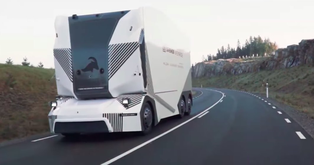 Un camion electric fara sofer circula pe drumurile europene