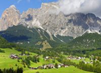 Poza 3 pentru galeria foto Vacanta la inaltime: 5 statiuni montane cu peisaje spectaculoase in Europa