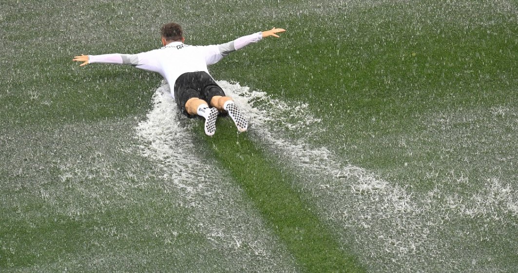 EURO 2020 | Cum s-a inundat terenul de pe Arena Națională. Ploaia ar putea pune probleme meciului de azi