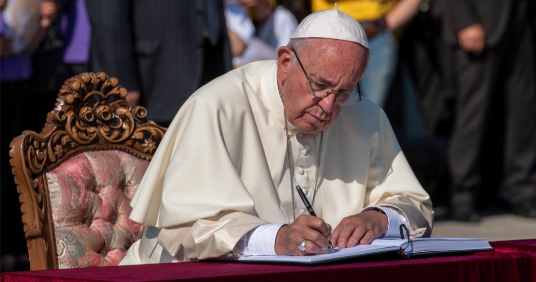 Papa Francisc a condamnat "războiul fără sens" din Ucraina în mesajul său de Crăciun