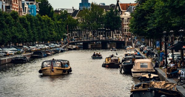 Amsterdam interzice navele de croazieră pentru a reduce supraturismul