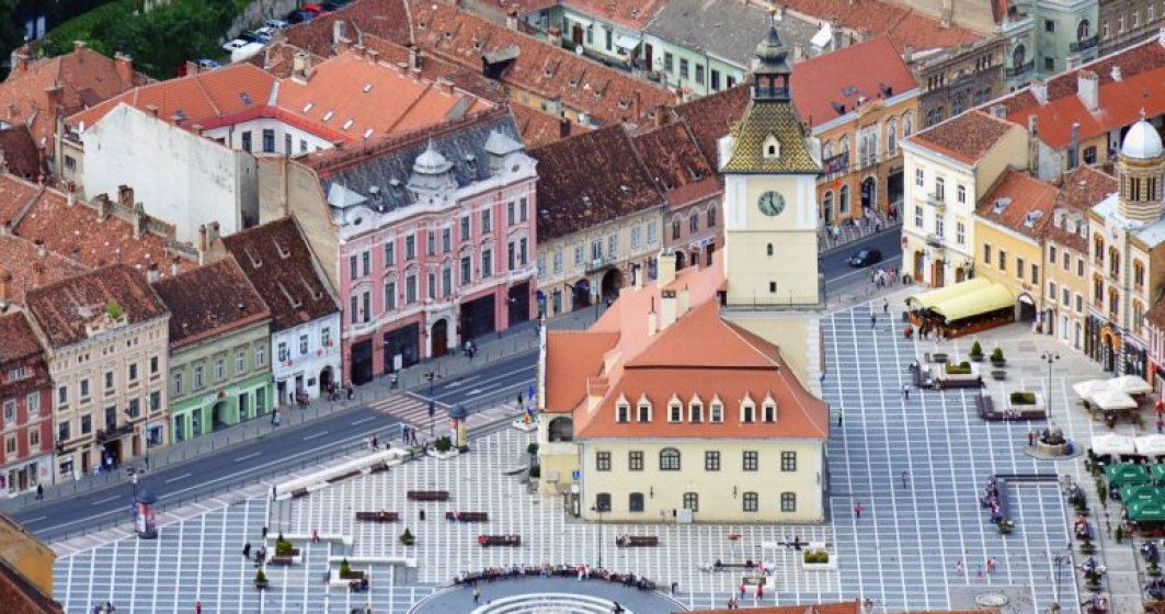 Piața Sfatului din Brașov va fi reamenajată: arhitecți din România, Spania și Franța vor stabili cum va arăta
