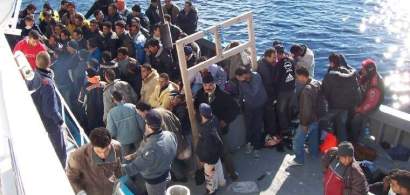 Pe o ambarcatiune, politia de frontiera a gasit 120 de imigranti ilegali,...