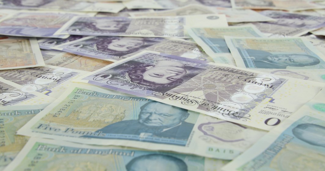 Britanicii mai pot folosi bancnotele de hârtie doar o săptămână