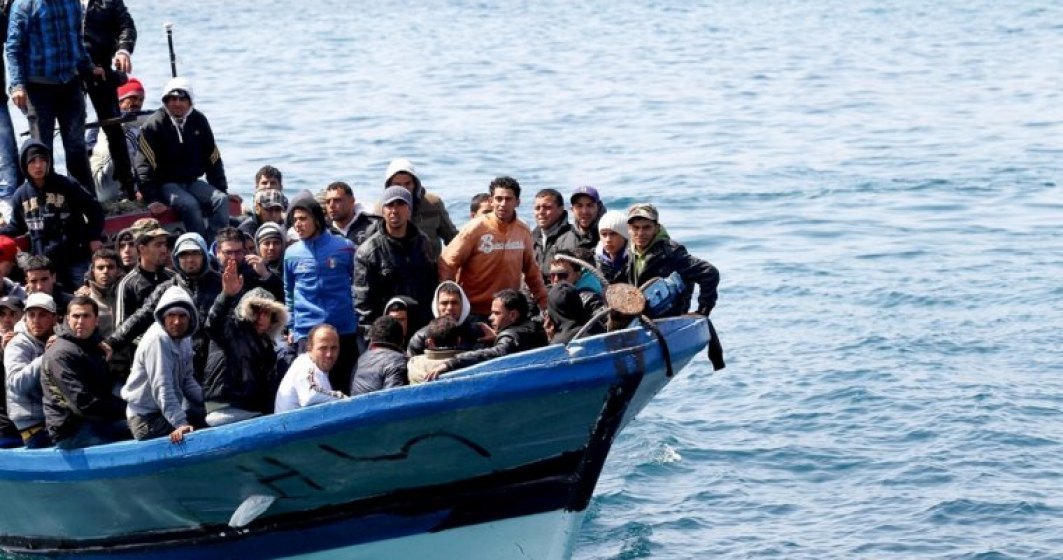 Cel putin 15 migranti au disparut sambata in apele Mediteranei. Bilantul ar fi de peste 100 de persoane disparute