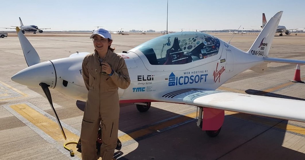 O adolescentă de 19 ani a făcut înconjurul lumii în zbor. Este cel mai tânăr pilot de la nivel mondial