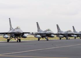 SUA trimite noi avioane F-16 în România după găsirea resturilor de drone...
