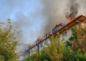 Incendiu masiv în Craiova. 26 de apartamente au ars aproape în totalitate la...