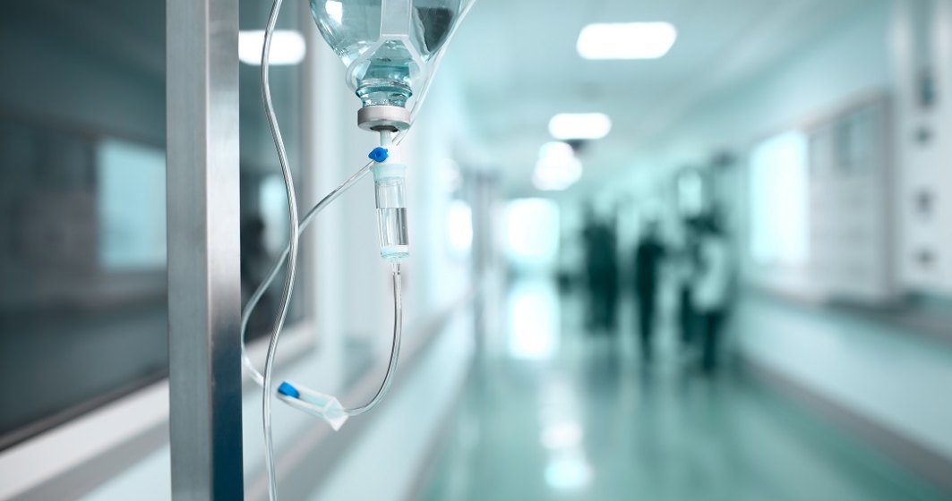Un barbat internat la Spitalul Sapoca a omorat patru pacienti si a ranit alti 9 cu un stativ de perfuzie