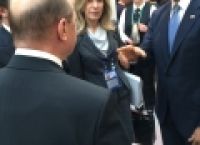 Poza 1 pentru galeria foto FOTO Dialog intre Traian Basescu si Barack Obama, la Summitul Securitatii Nucleare de la Haga