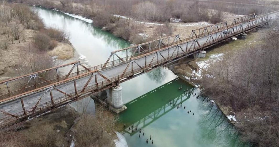 Autoritățile pretind că nu pot construi un pod peste Siret din cauza speciilor protejate de gândaci și broaște. De fapt, proiectul stă de peste 20 de ani